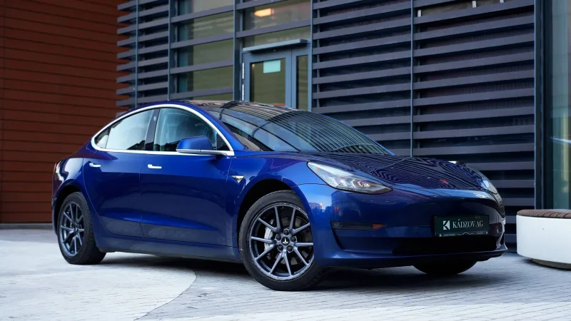Tesla Model 3 Long Range (2018)